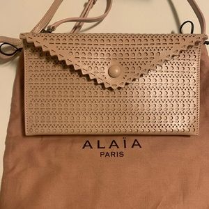 Alaia Paris crossbody VI color sable